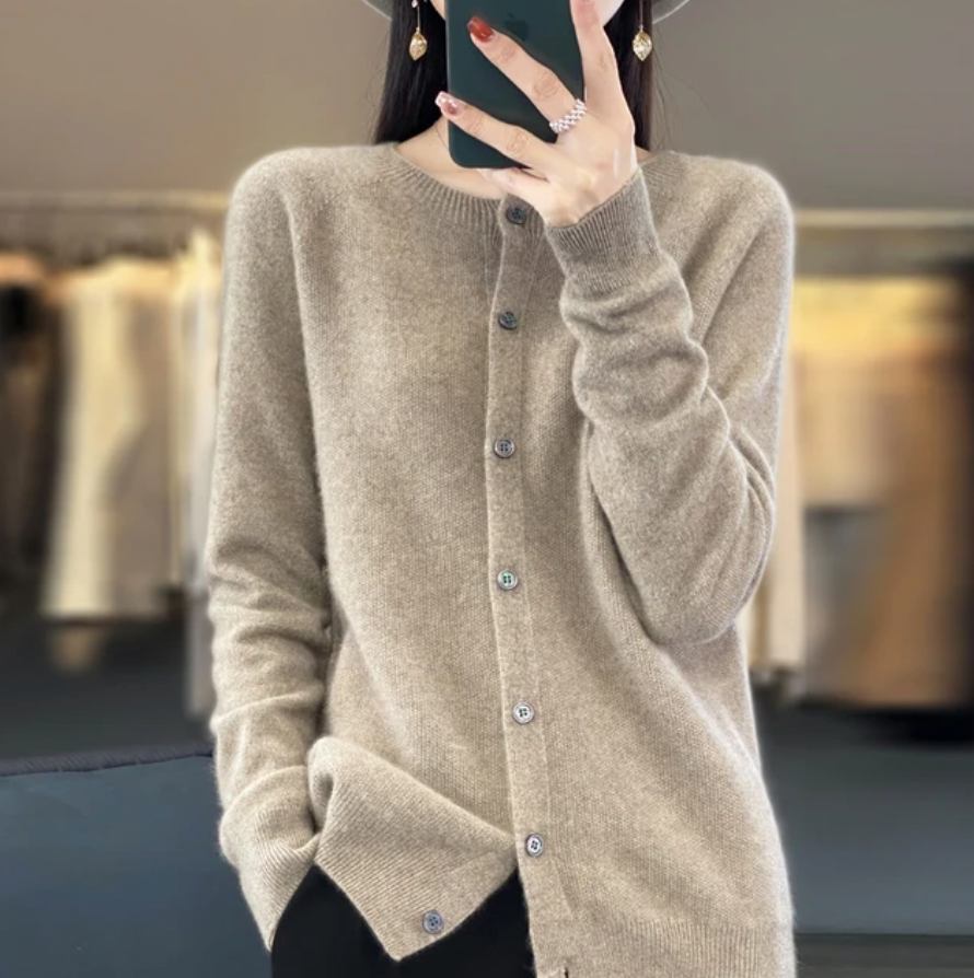 ELEANOR™ | Soft Button-Up Cardigan