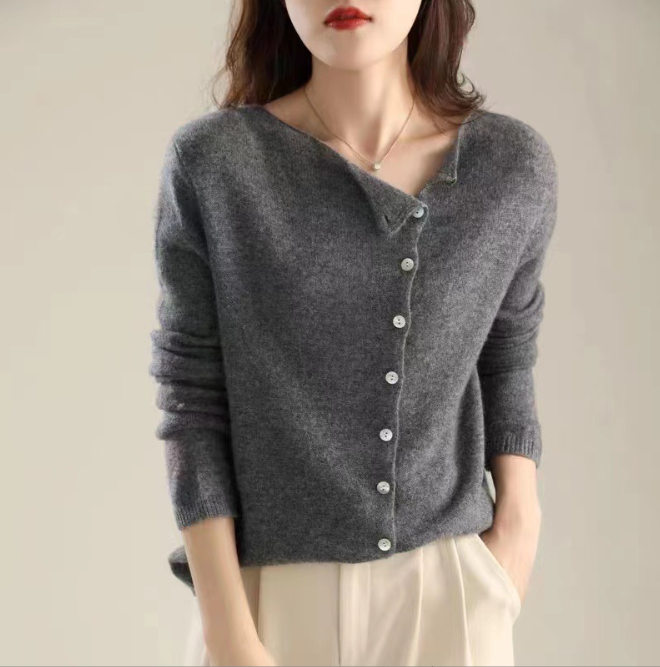 MOLLY™ | Button Front Cable Knit Sweater for Fall & Winter