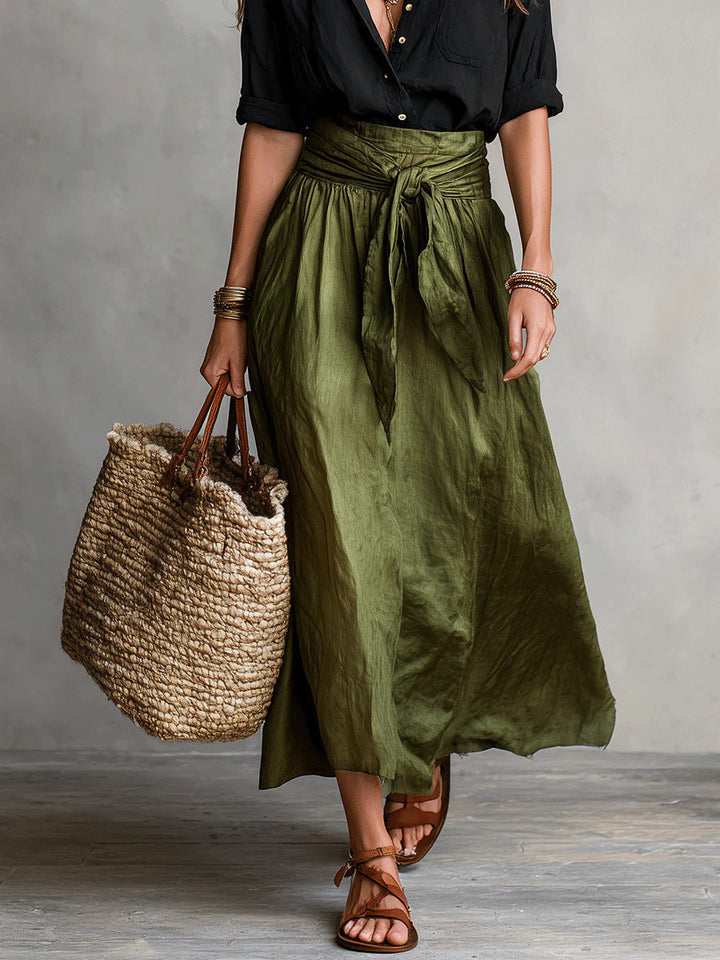 Alicia | Two-Piece Set Black T-Shirt High-Waisted Midi Skirt Elegant